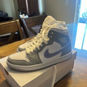 Women’s Air Jordan Mid Size 8